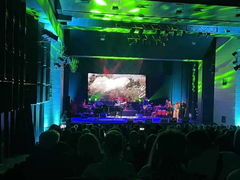 Koncert Maya Sar & Cubismo